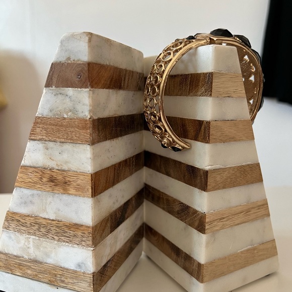 Amrita Singh statement bangle bracelet black w/. gold metal spring clasp Indian - Picture 7 of 10